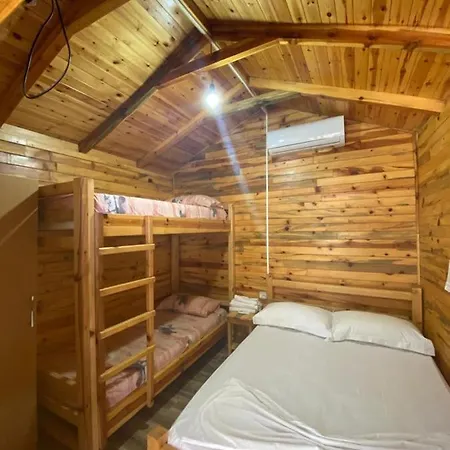 Kompleksi Algedi Apartment Zverneci